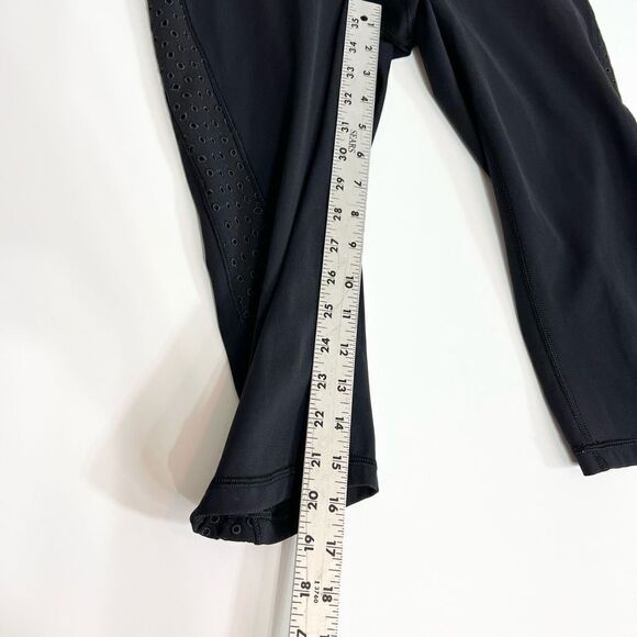 Lululemon Legging Womens 8 Ornate Eyelet Yoga Workout Crop Luxtreme Black - Picture 4 of 16